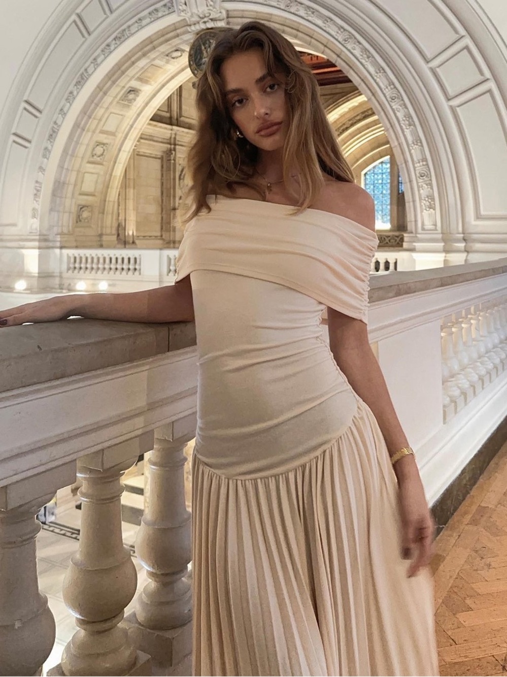 Lioness Field of Dreams Maxi Dress in Oatmeal colour, size Small